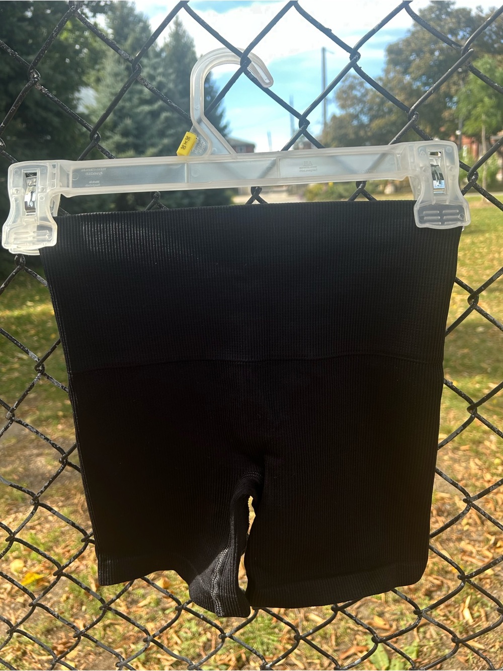 Aritzia TNA Atmosphere Ribbed High-Rise Bike Shorts Black Size XS Excellent Cond